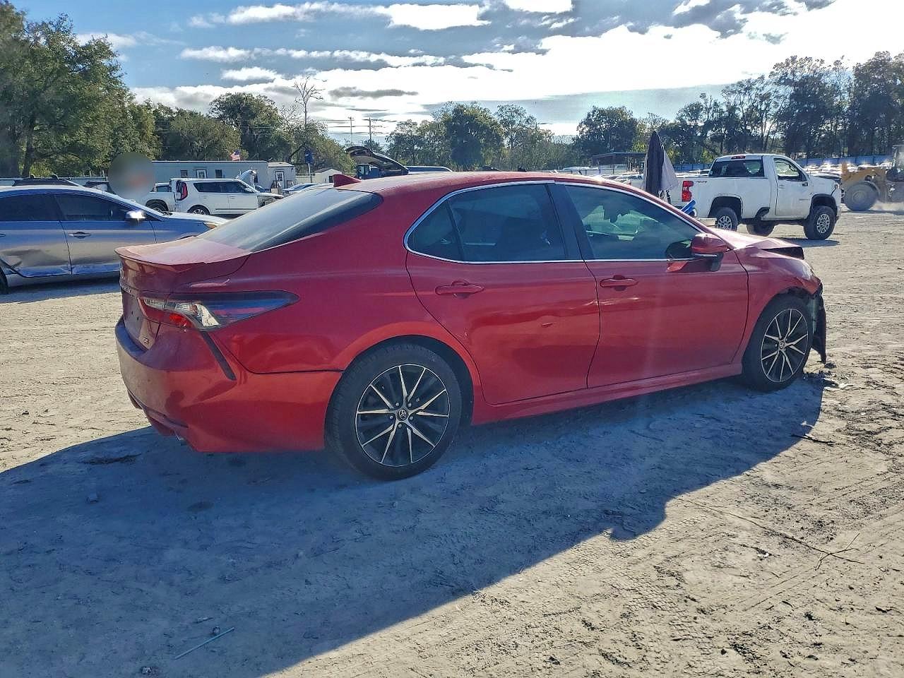 2022 TOYOTA CAMRY SE photo 3