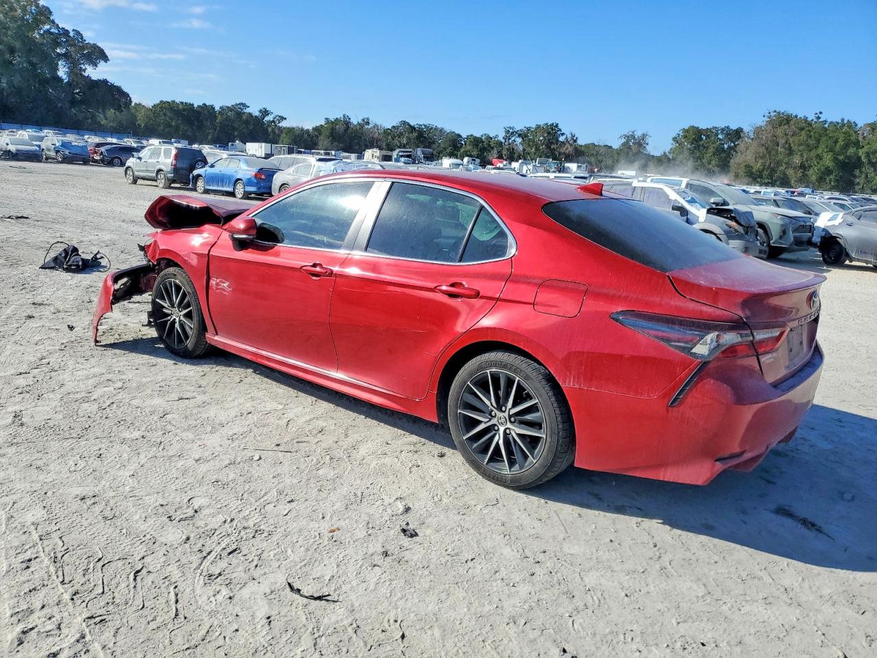 2022 TOYOTA CAMRY SE photo 2