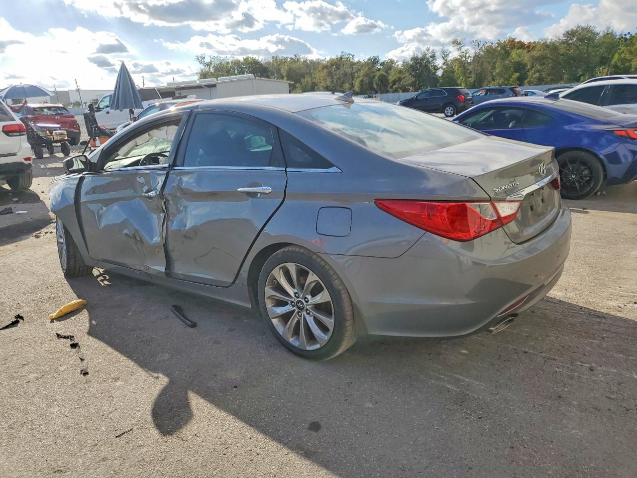 2013 HYUNDAI SONATA SE photo 2