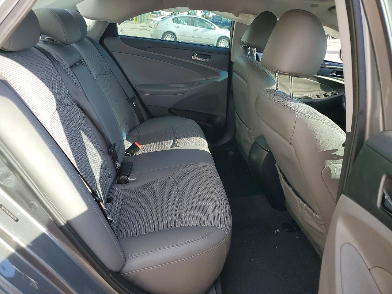 2013 HYUNDAI SONATA SE photo 10