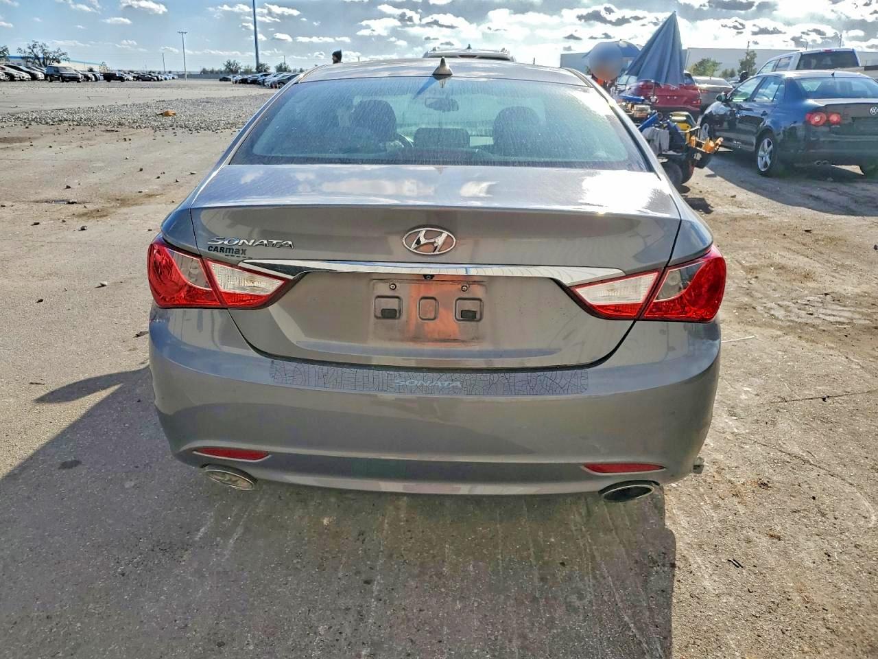 2013 HYUNDAI SONATA SE photo 6