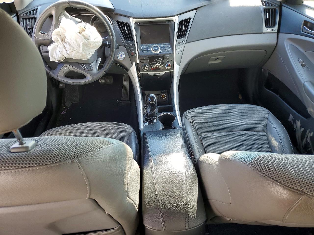 2013 HYUNDAI SONATA SE photo 8