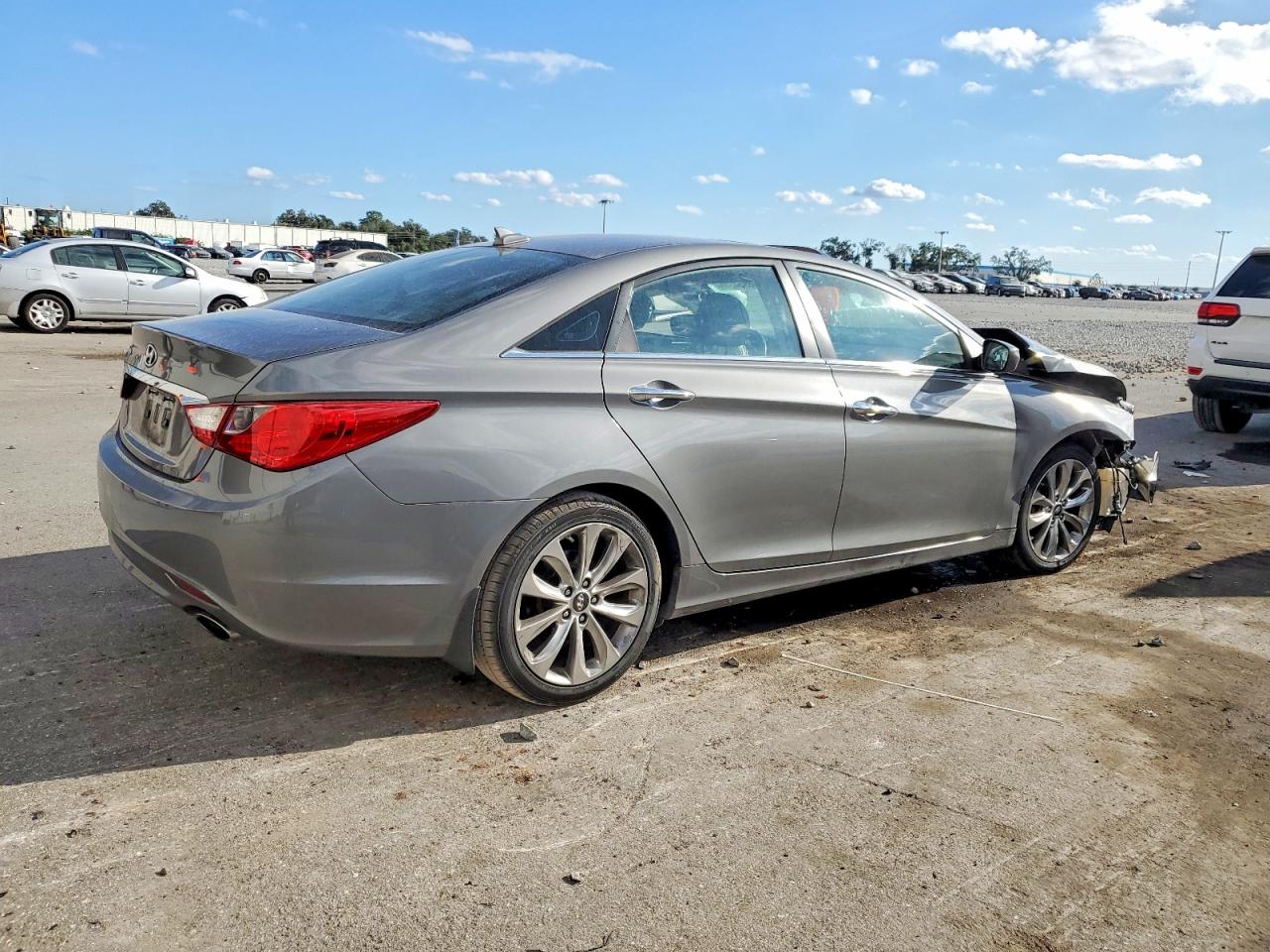 2013 HYUNDAI SONATA SE photo 3