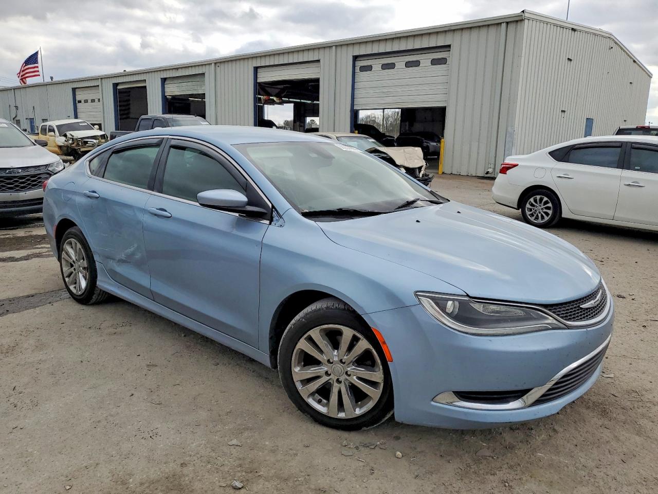 2015 CHRYSLER 200 LIMITED photo 4
