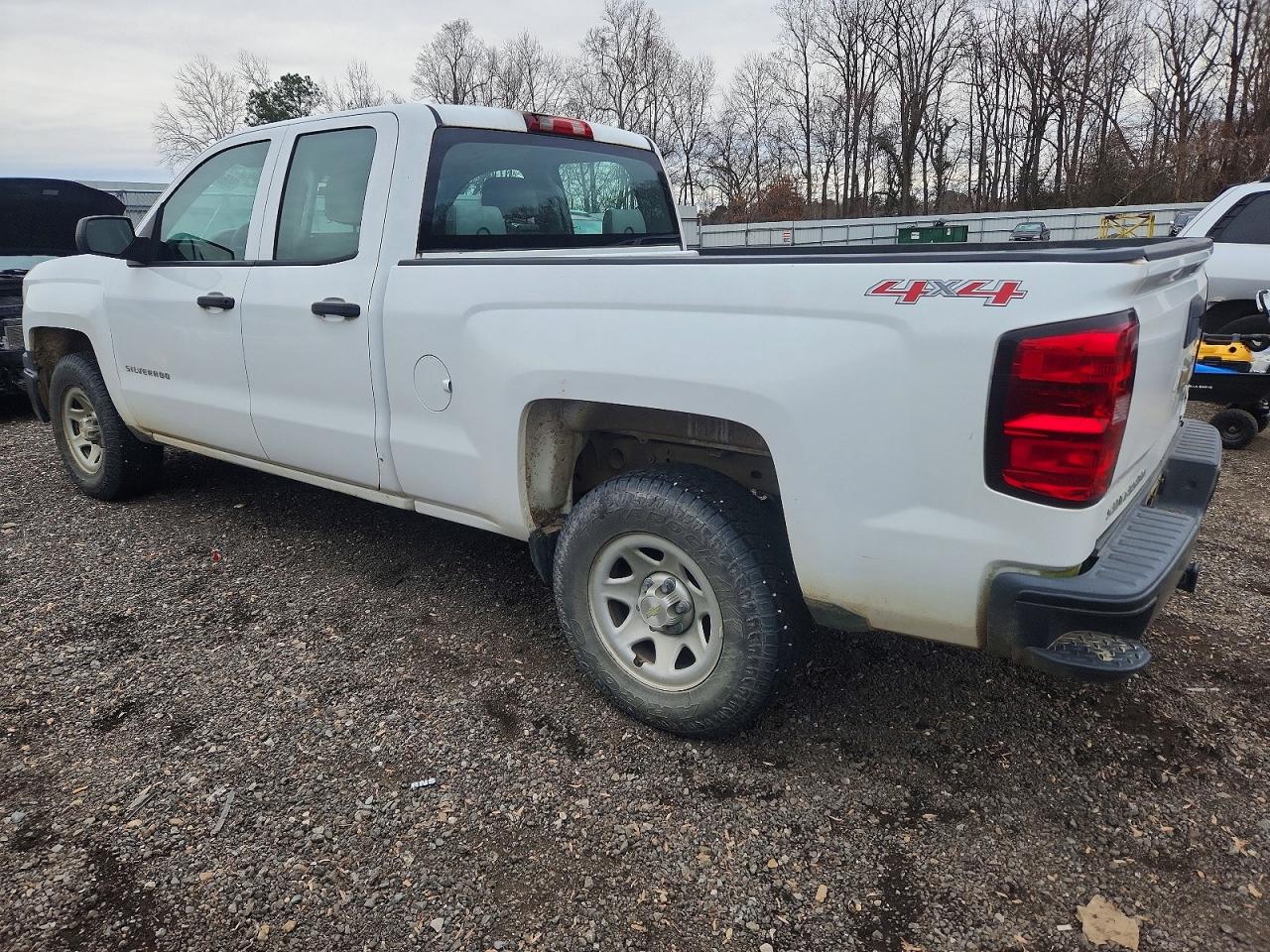 2014 CHEVROLET SILVERADO K1500 photo 2