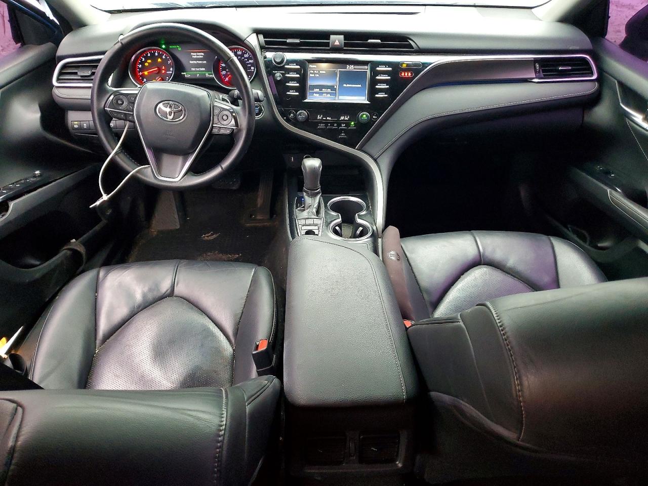 2018 TOYOTA CAMRY XSE photo 8