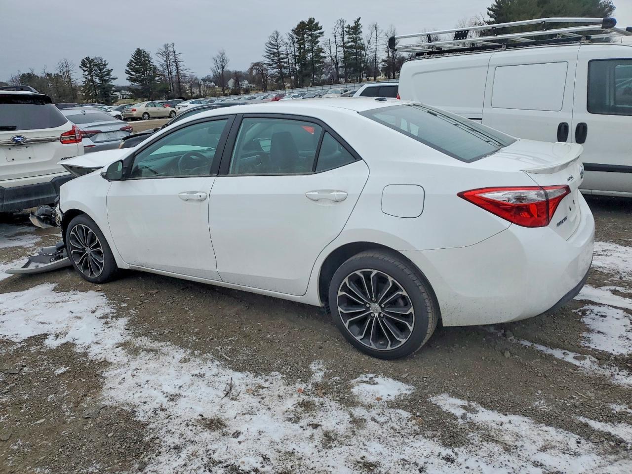 2014 TOYOTA COROLLA L photo 2