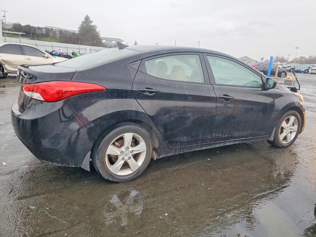 2013 HYUNDAI ELANTRA GLS photo 3