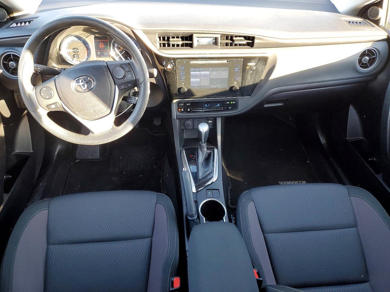 2017 TOYOTA COROLLA L photo 8