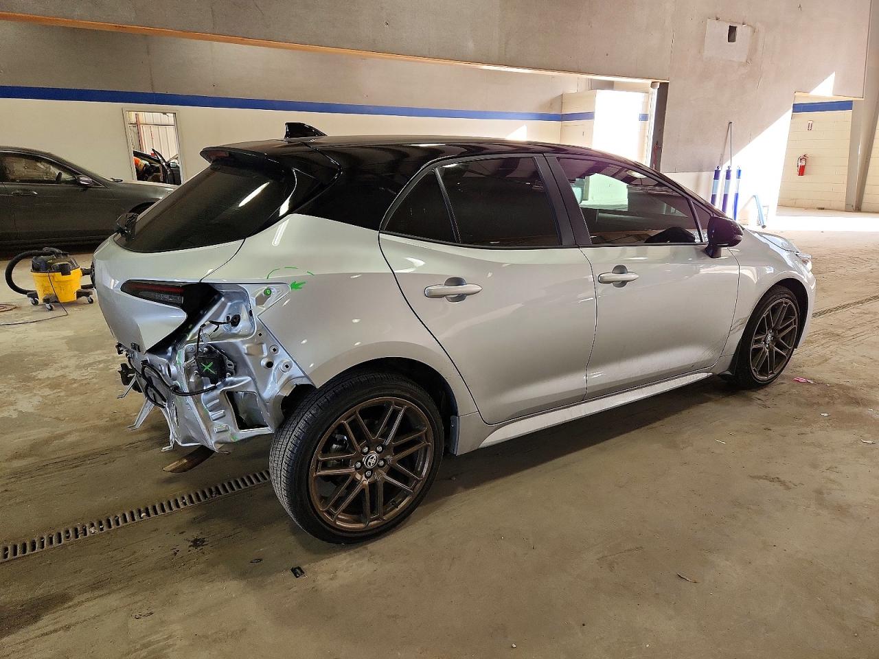 2025 TOYOTA COROLLA SE photo 3