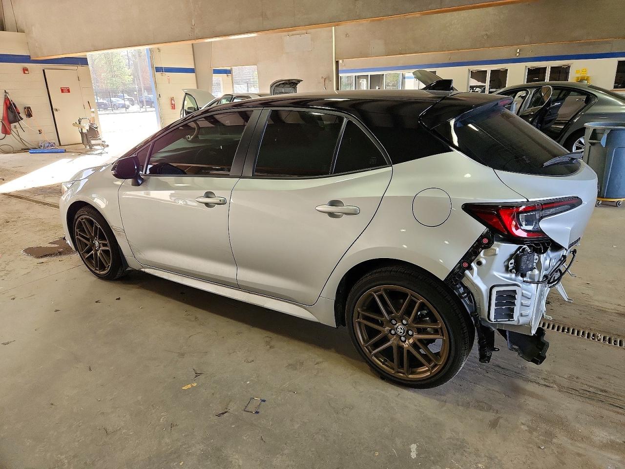 2025 TOYOTA COROLLA SE photo 2