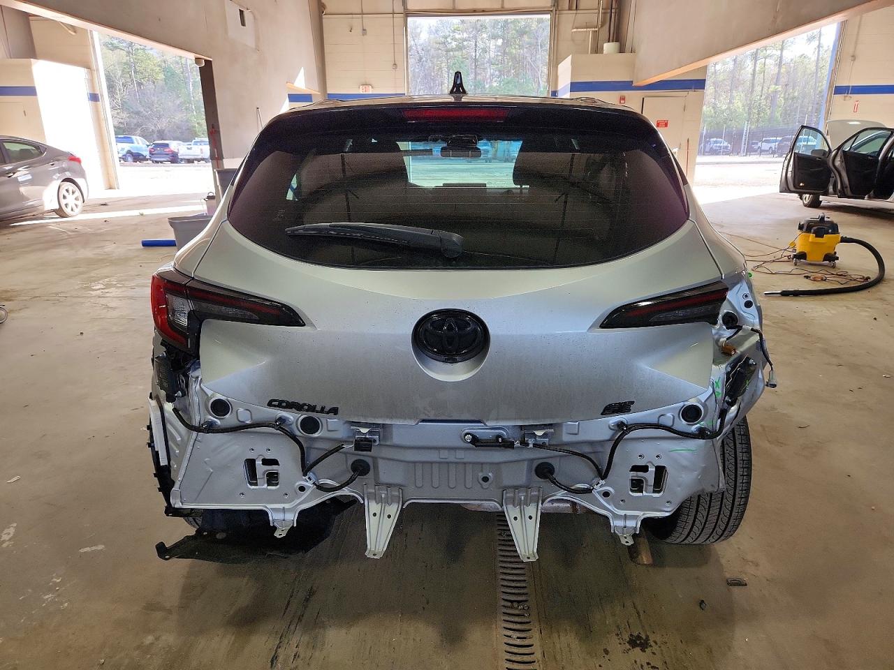 2025 TOYOTA COROLLA SE photo 6
