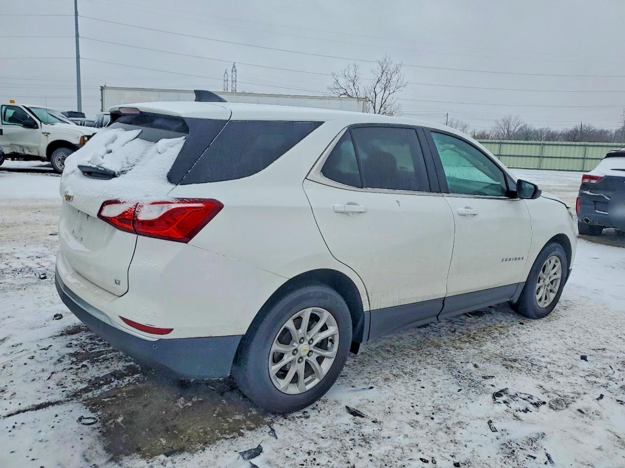 2021 CHEVROLET EQUINOX LT photo 3