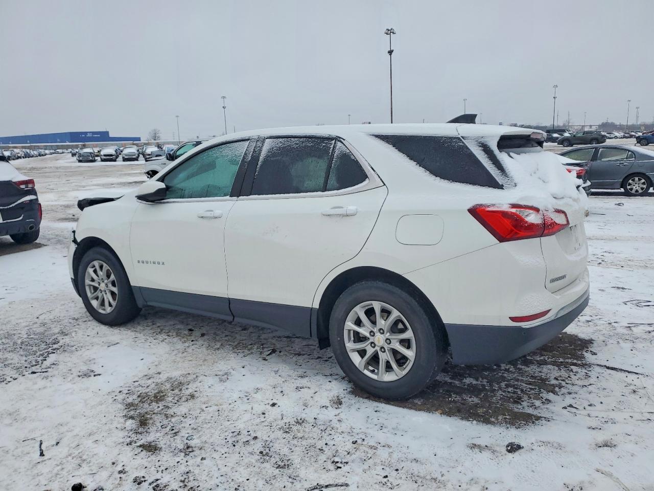 2021 CHEVROLET EQUINOX LT photo 2