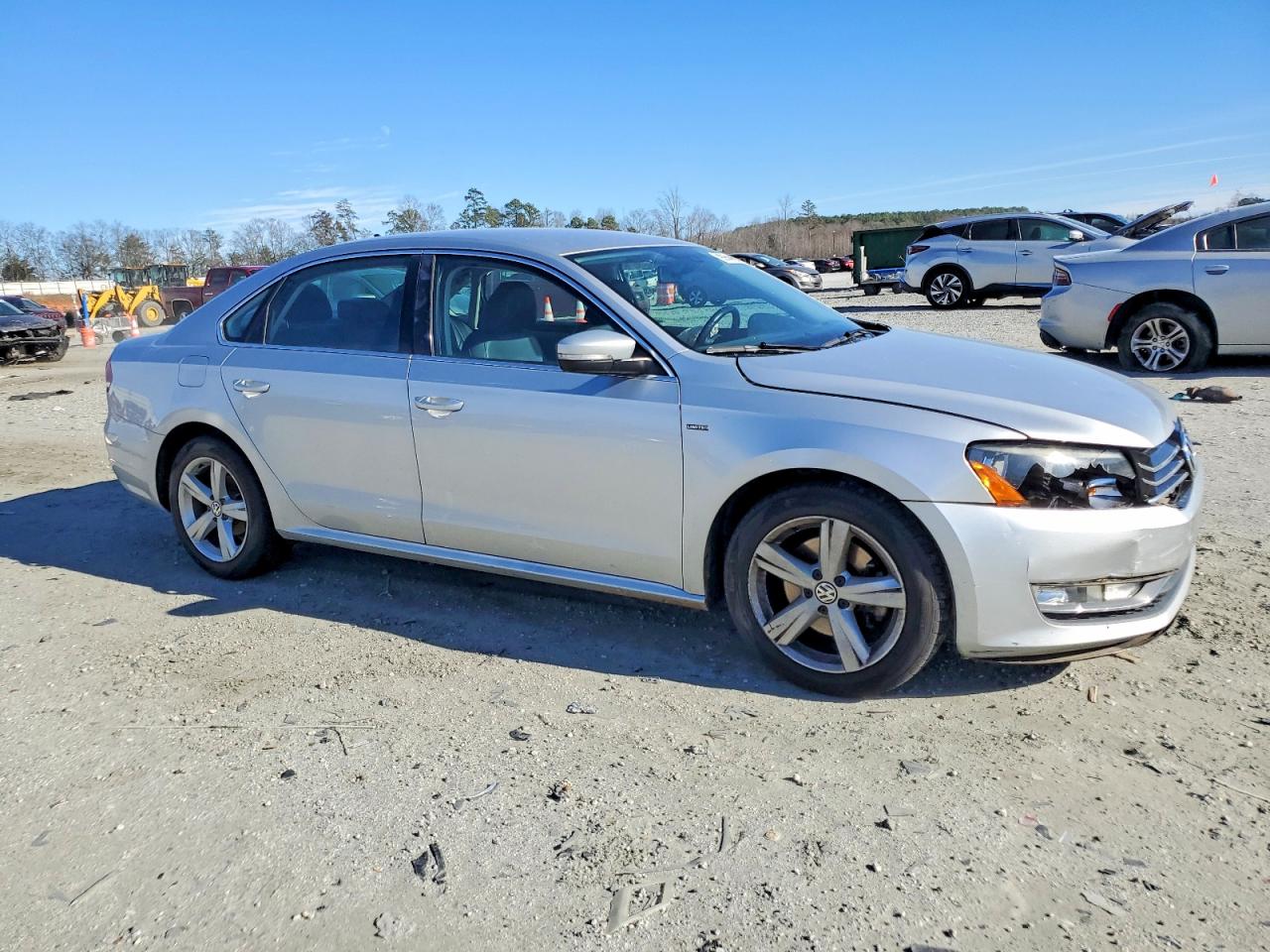 2015 VOLKSWAGEN PASSAT S photo 4