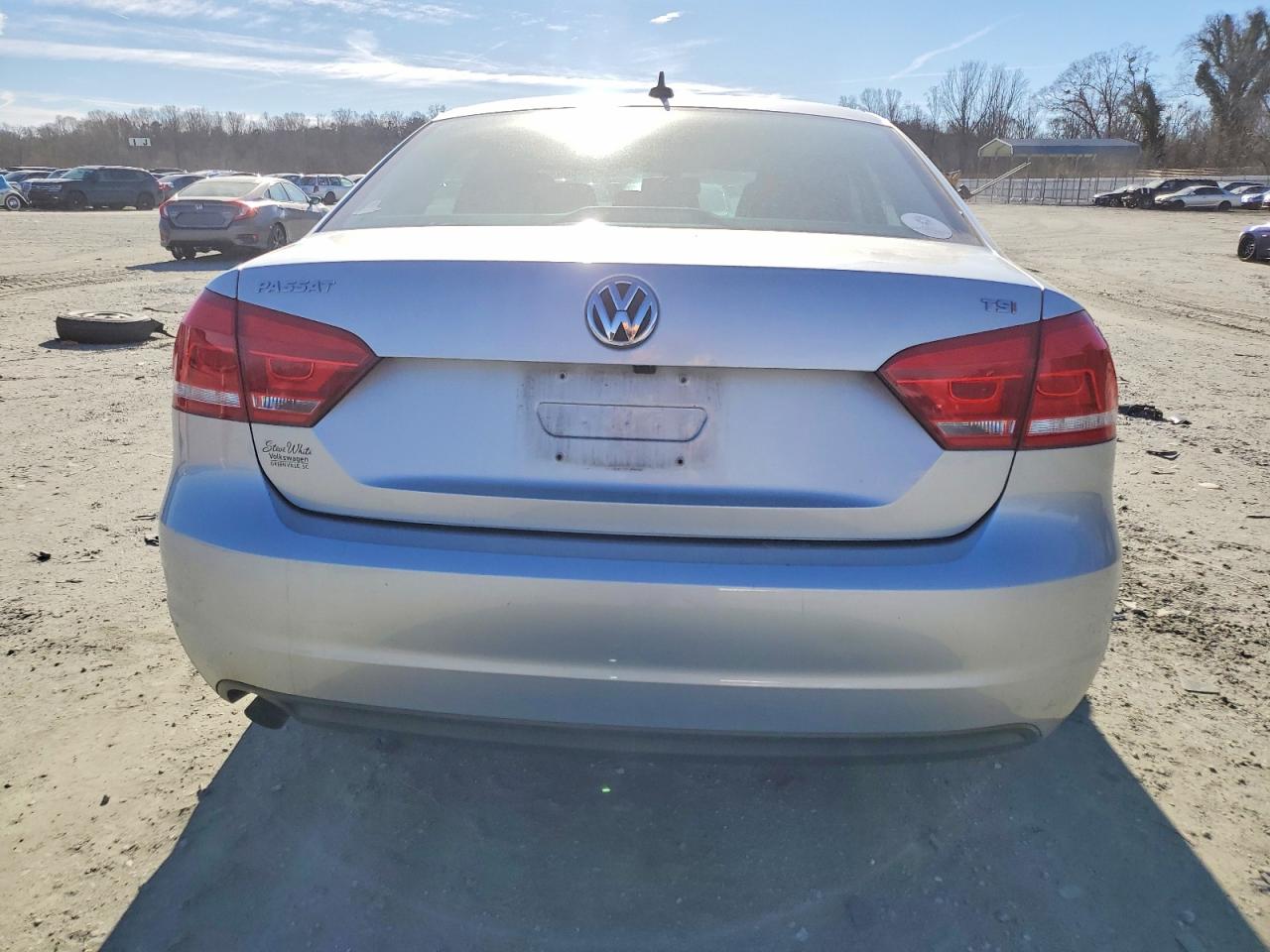 2015 VOLKSWAGEN PASSAT S photo 6