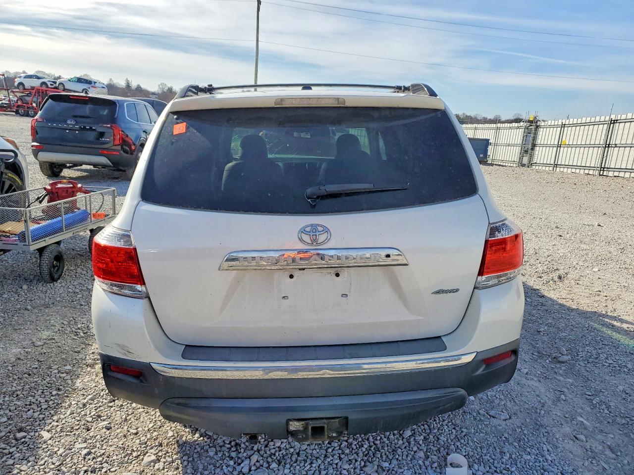 2011 TOYOTA HIGHLANDER BASE photo 6