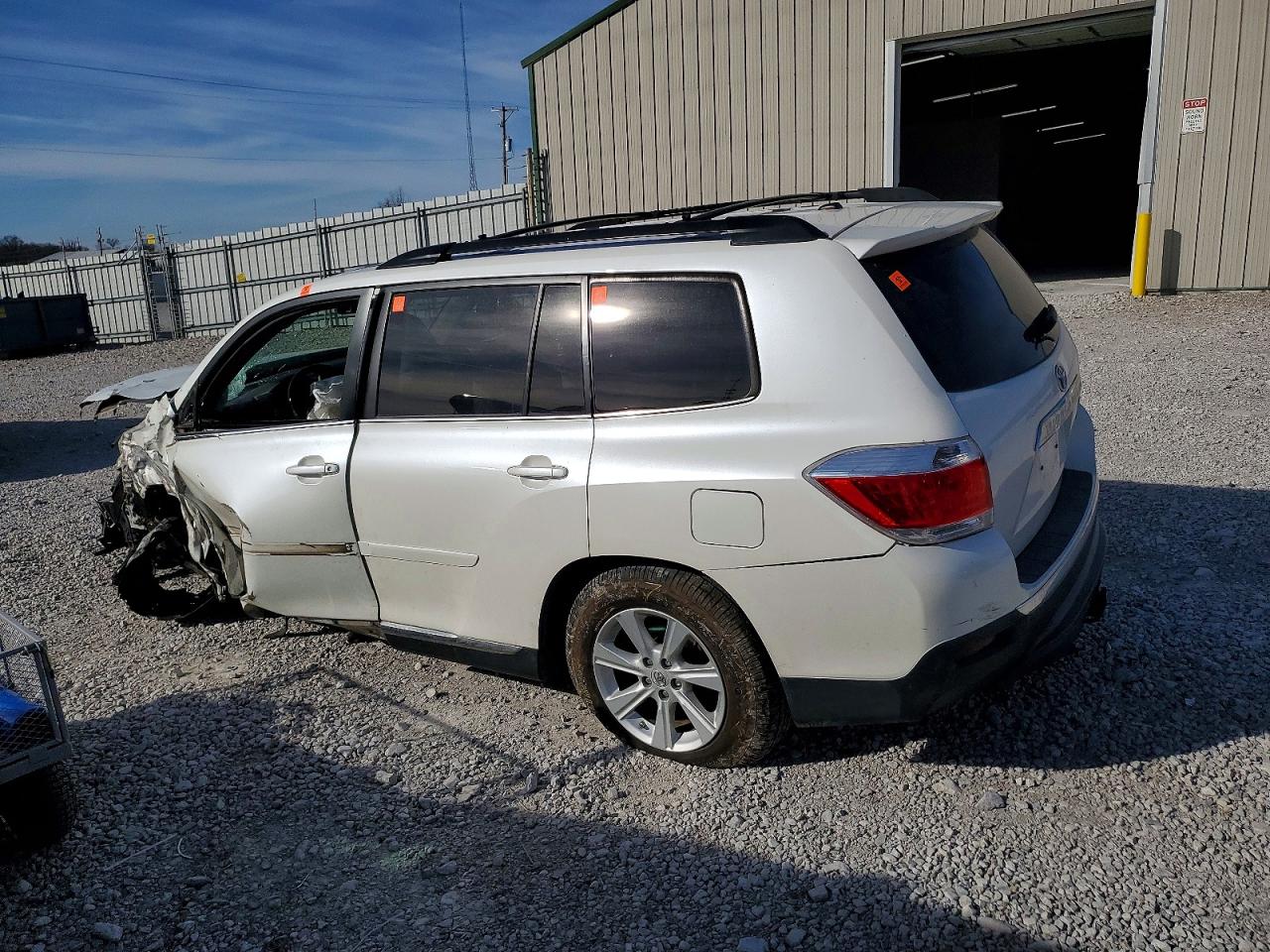 2011 TOYOTA HIGHLANDER BASE photo 2