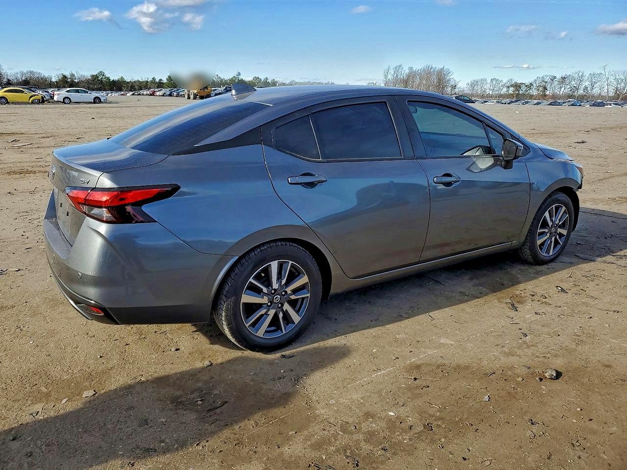 2020 NISSAN VERSA SV photo 3