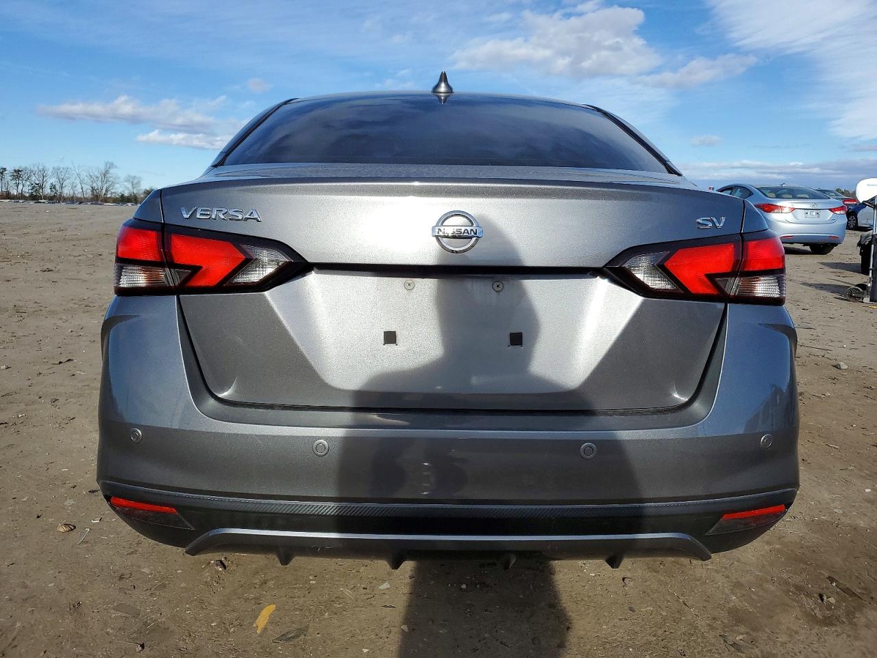 2020 NISSAN VERSA SV photo 6