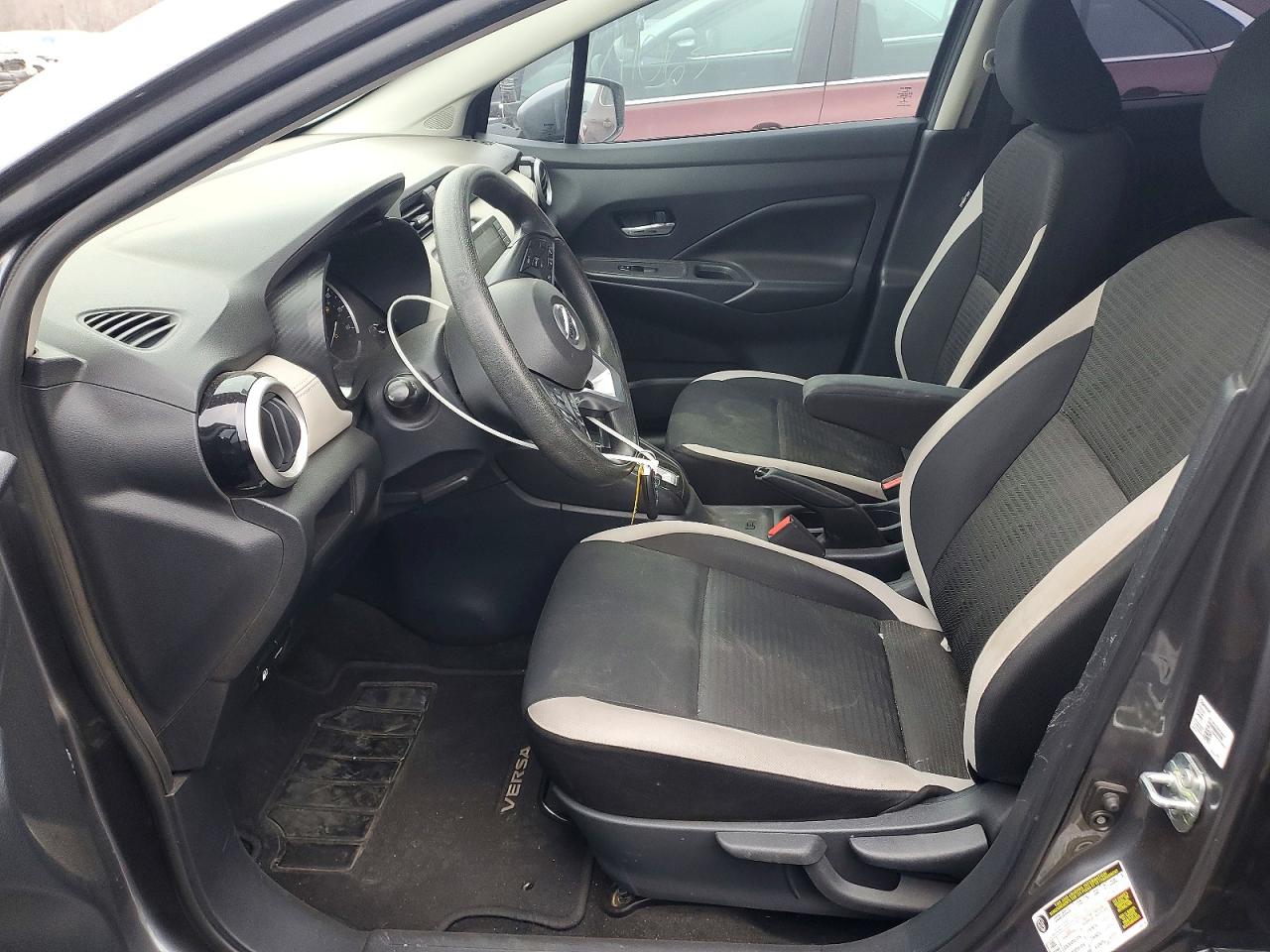 2020 NISSAN VERSA SV photo 7