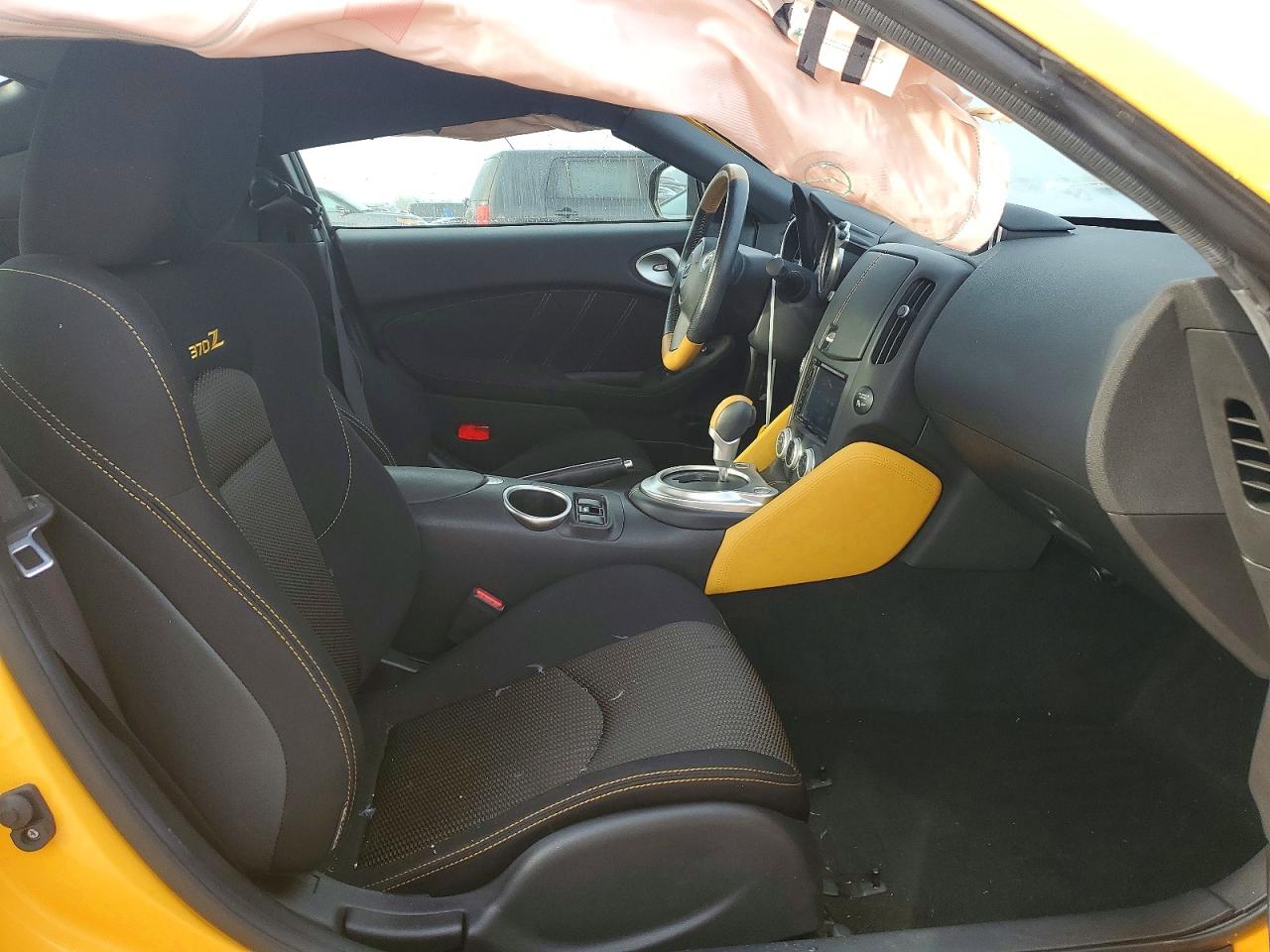 2018 NISSAN 370Z BASE photo 10