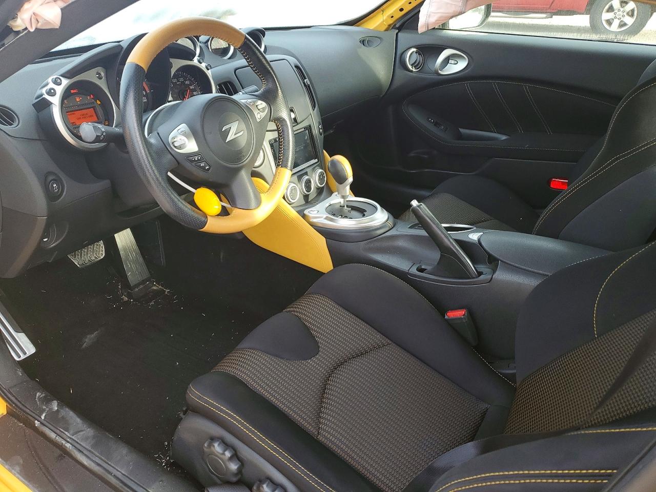 2018 NISSAN 370Z BASE photo 8