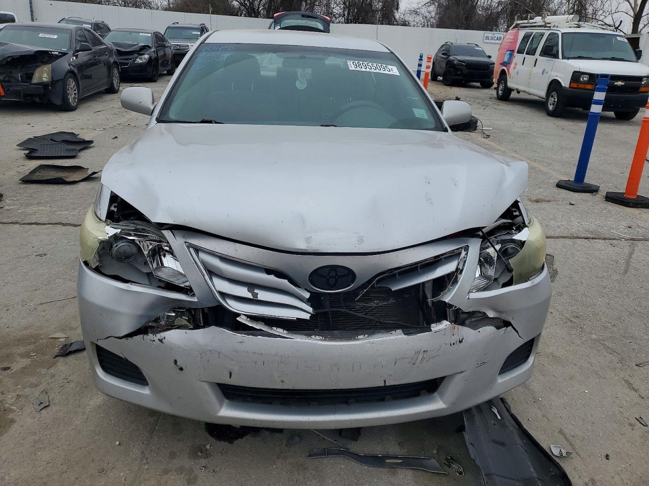 2010 TOYOTA CAMRY BASE photo 5