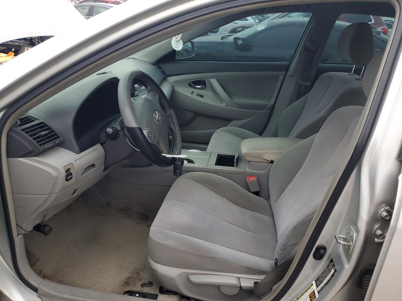 2010 TOYOTA CAMRY BASE photo 7