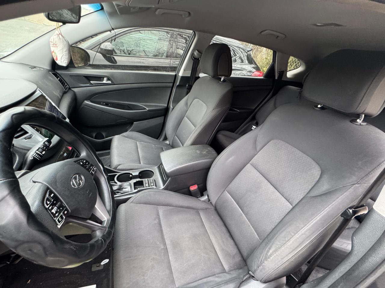 2018 HYUNDAI TUCSON SE photo 9