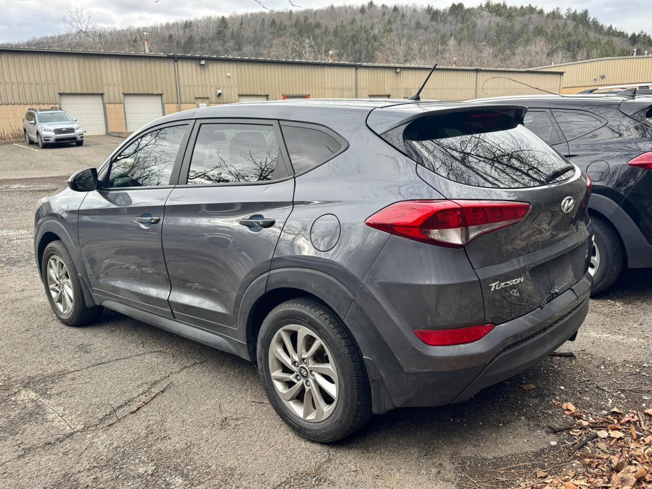 2018 HYUNDAI TUCSON SE photo 3