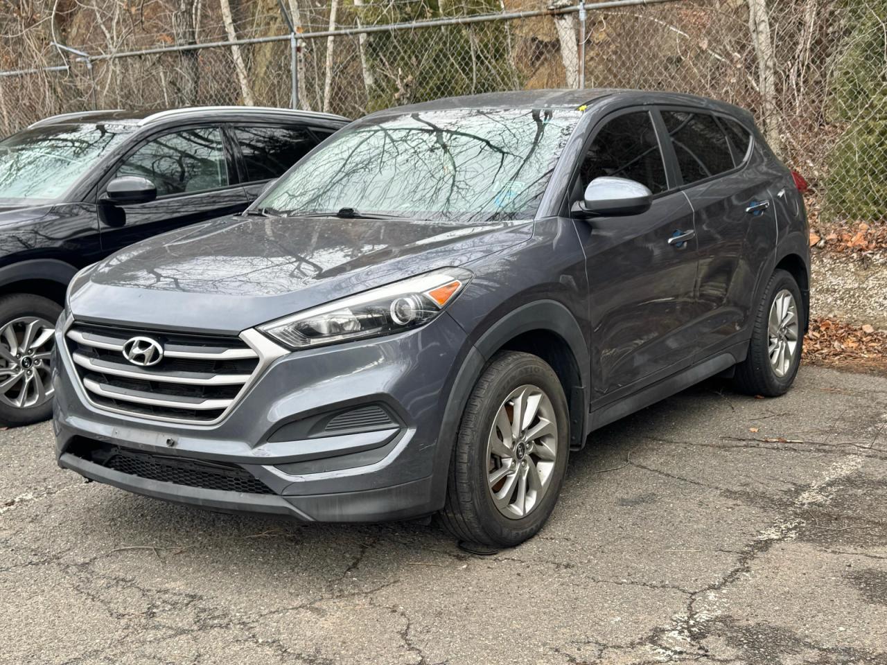 2018 HYUNDAI TUCSON SE photo 2