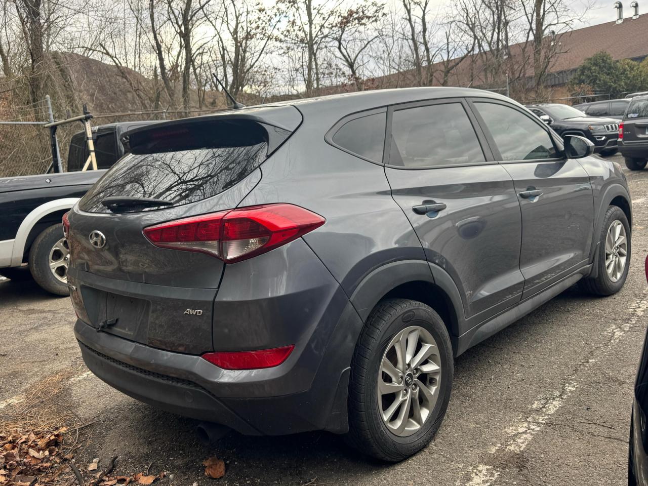 2018 HYUNDAI TUCSON SE photo 4