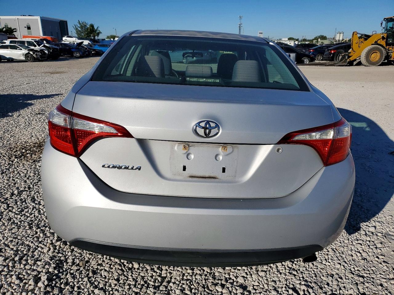 2014 TOYOTA COROLLA L photo 16