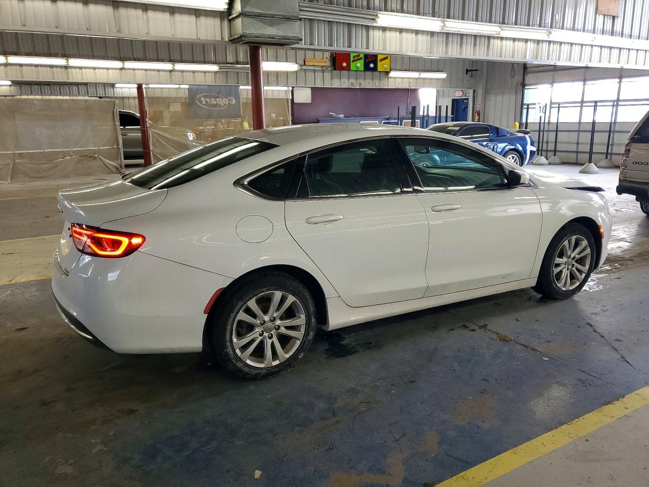 2015 CHRYSLER 200 LIMITED photo 3