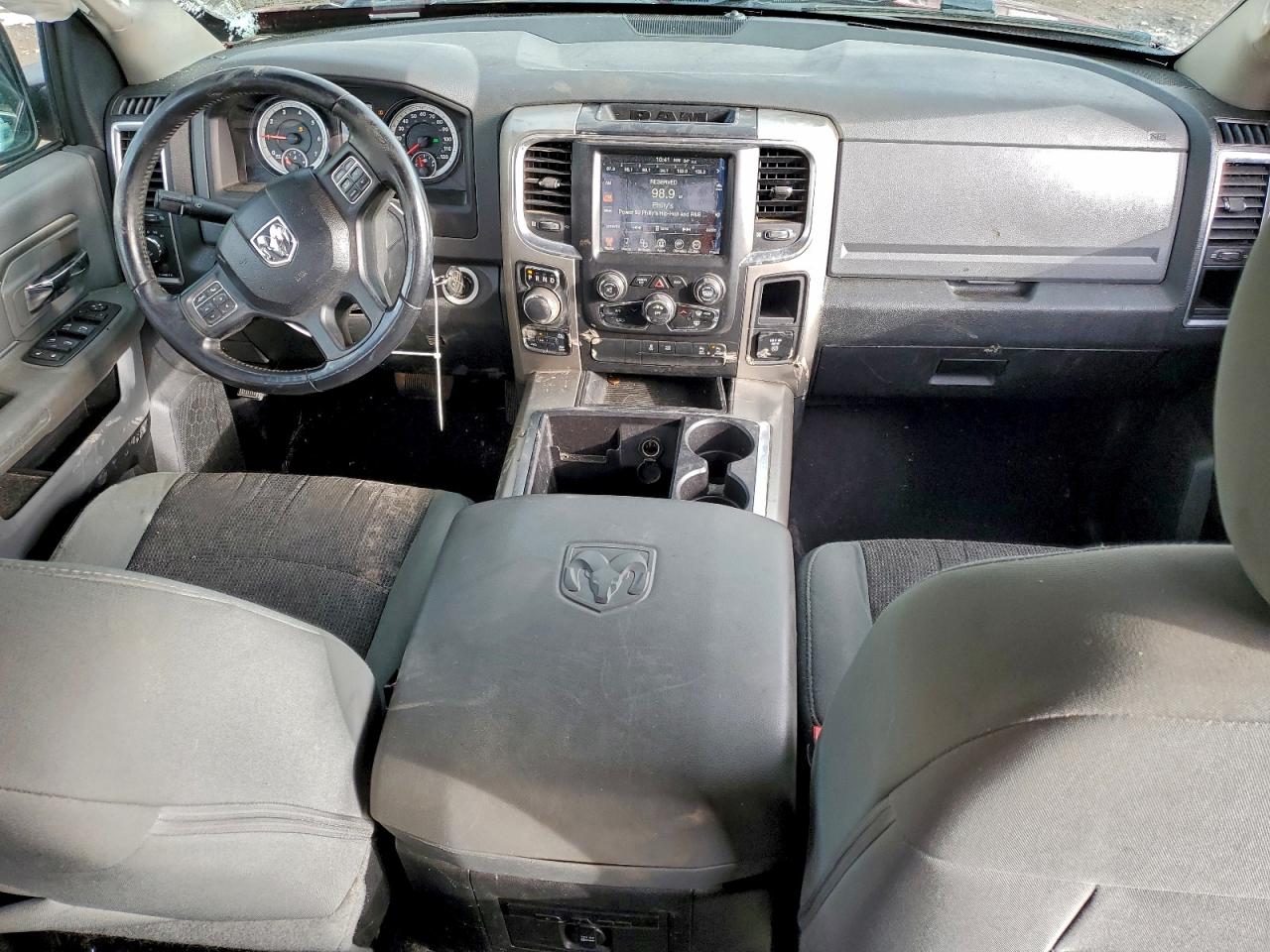 2014 RAM 1500 SLT photo 8