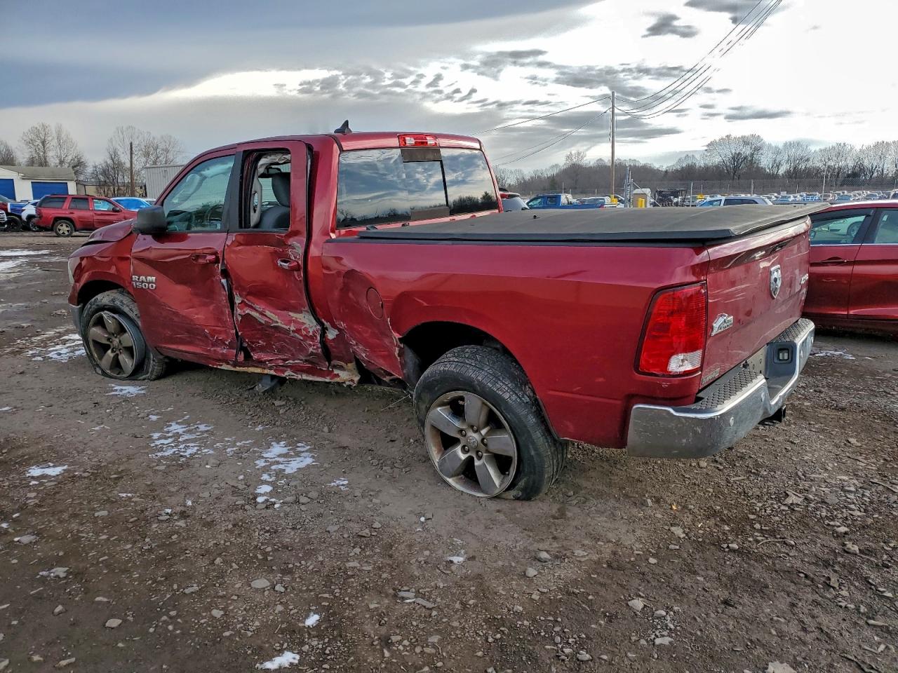 2014 RAM 1500 SLT photo 2