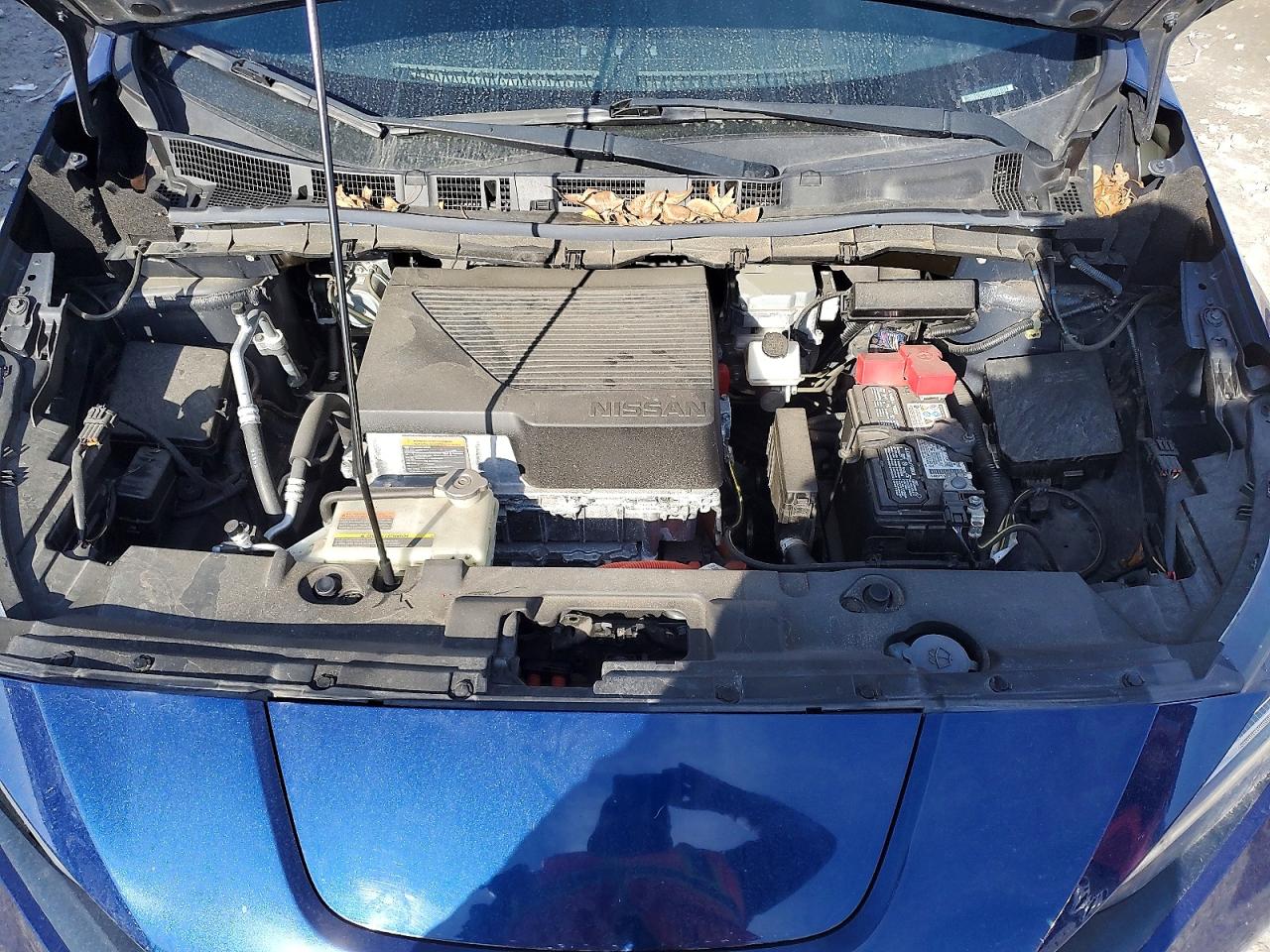 2022 NISSAN LEAF S photo 11