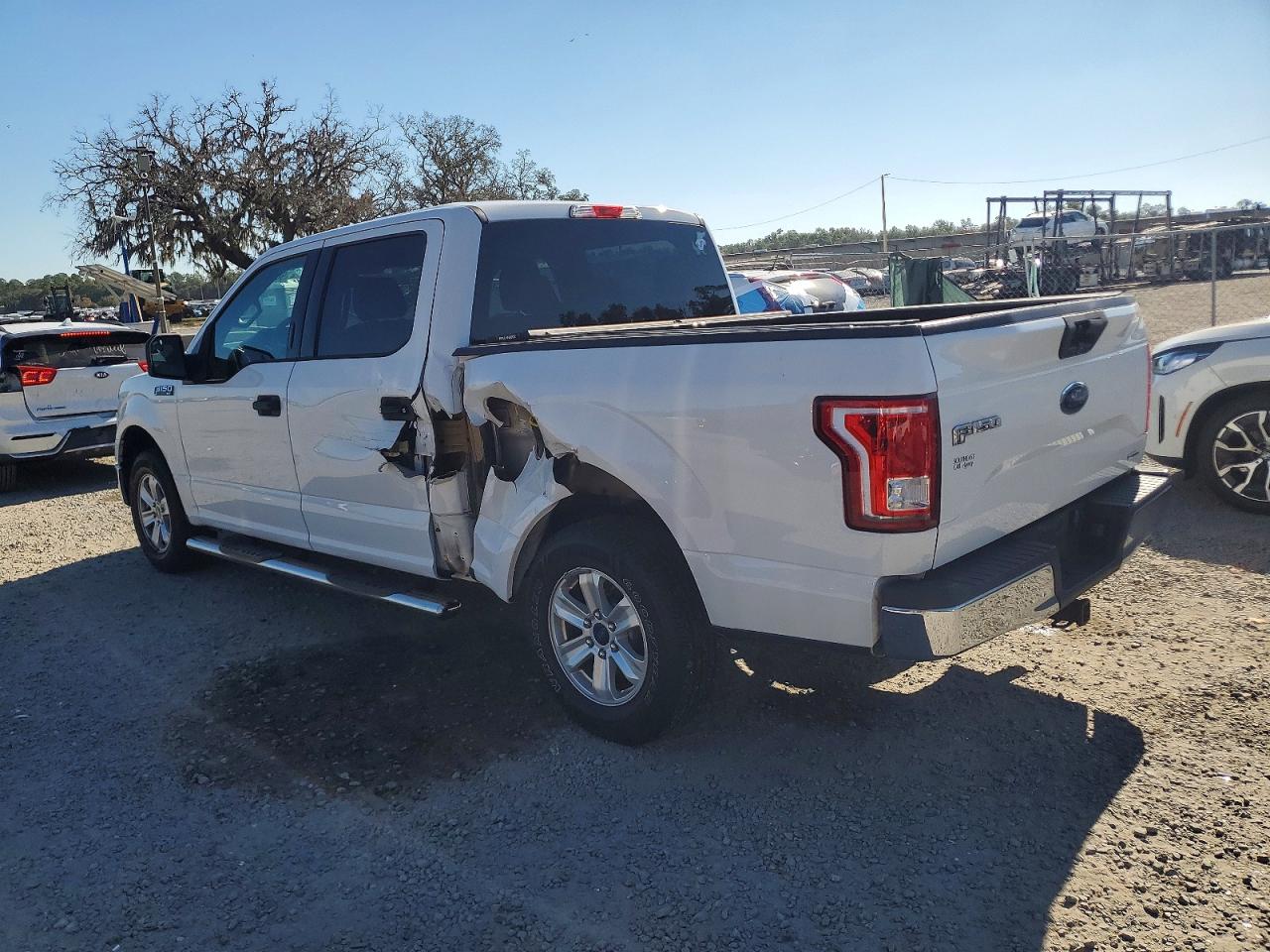 2016 FORD F150 SUPERCREW photo 2