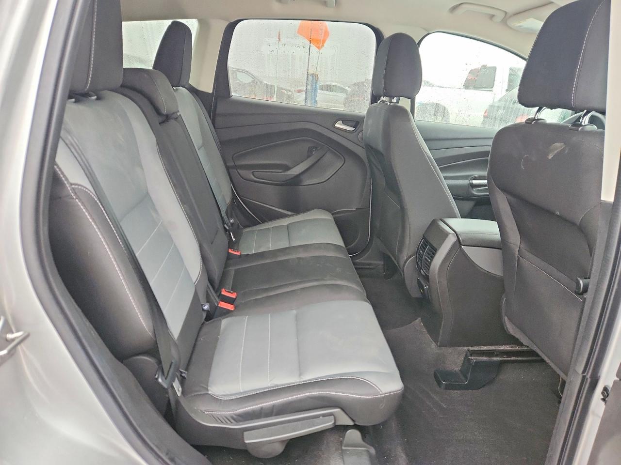 2016 FORD ESCAPE SE photo 10