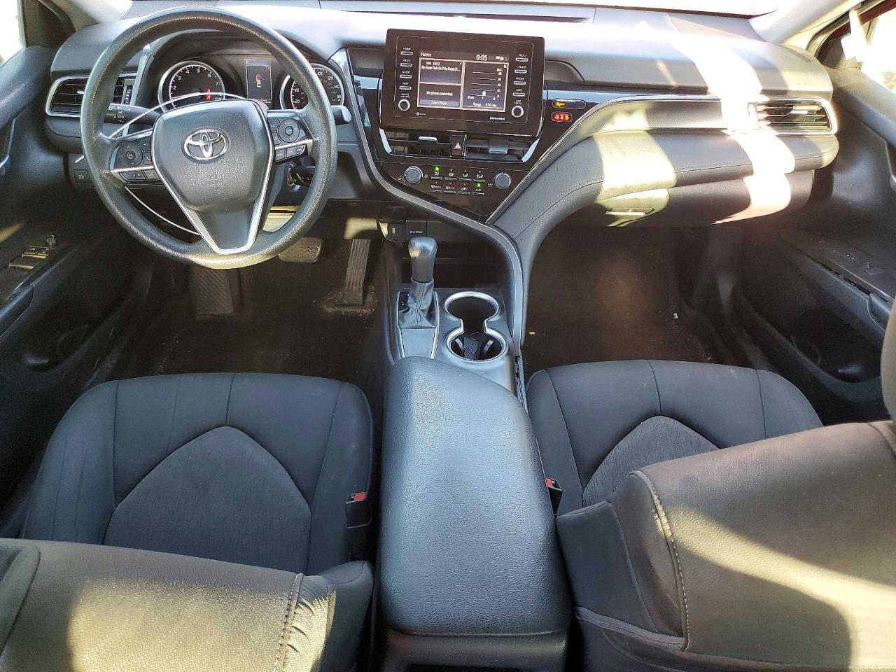 2021 TOYOTA CAMRY LE photo 8