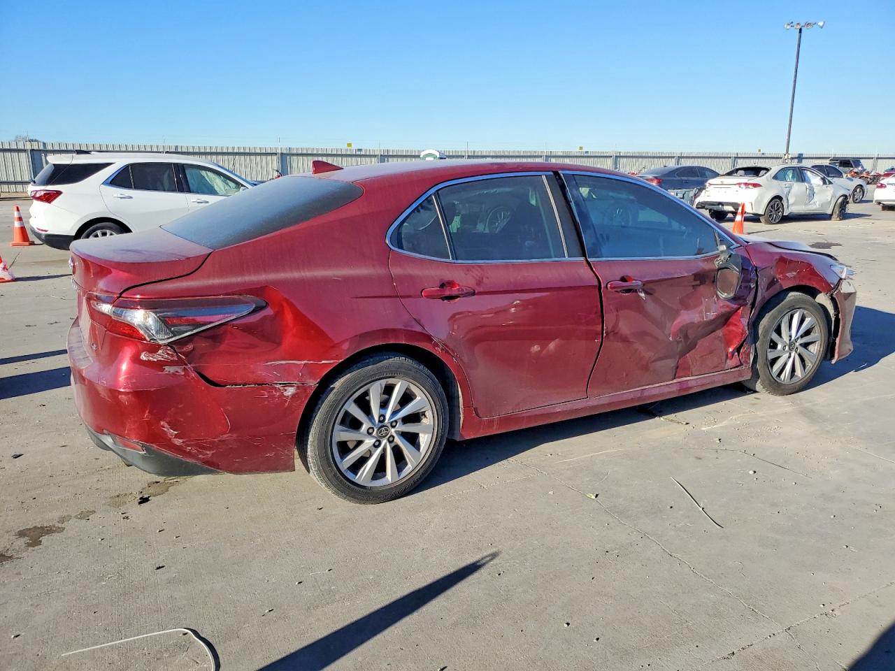 2021 TOYOTA CAMRY LE photo 3
