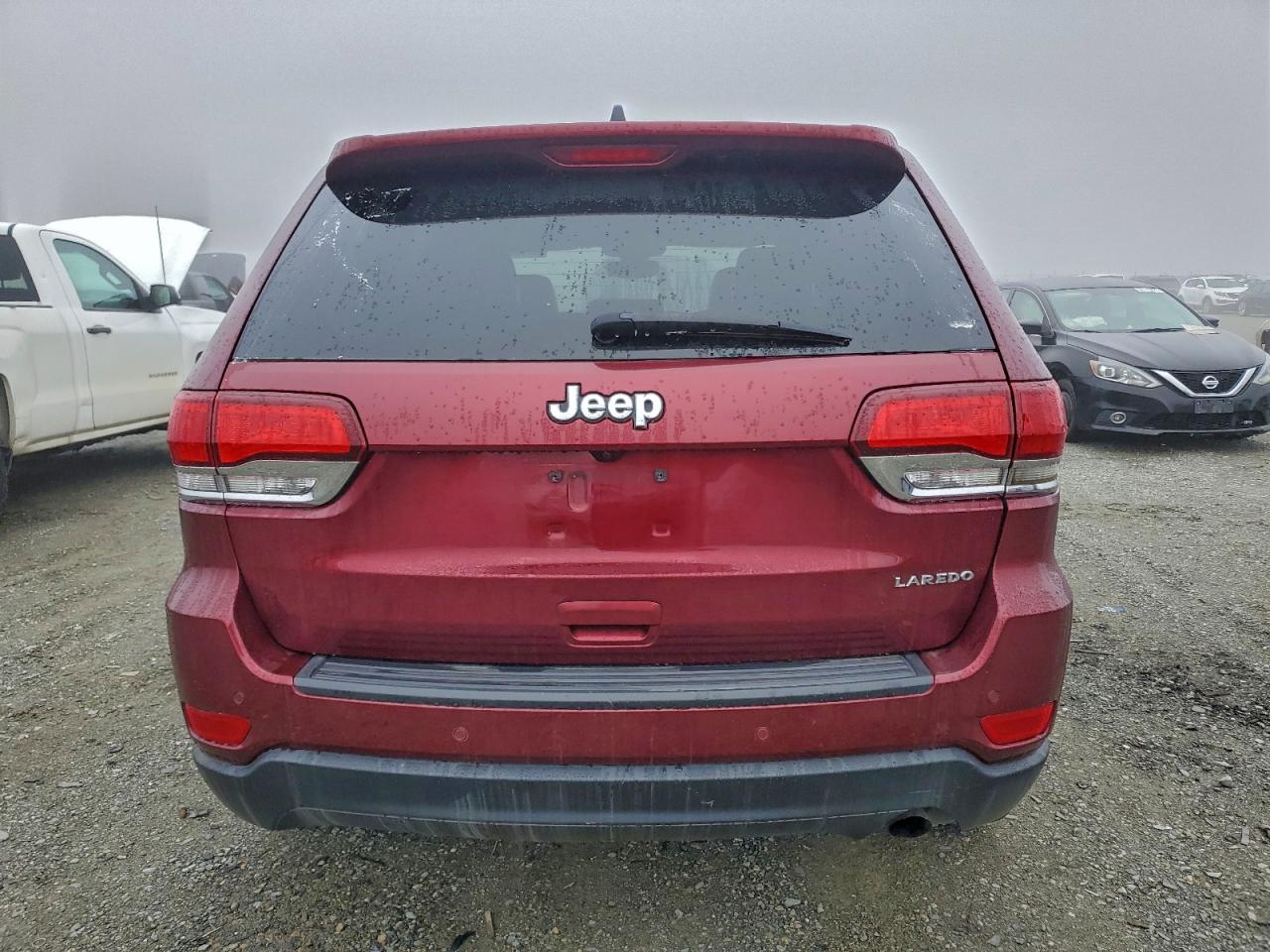 2020 JEEP GRAND CHEROKEE LAREDO photo 11