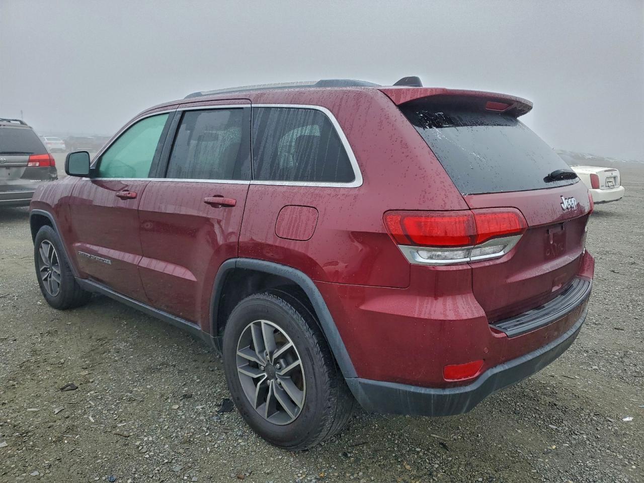 2020 JEEP GRAND CHEROKEE LAREDO photo 3