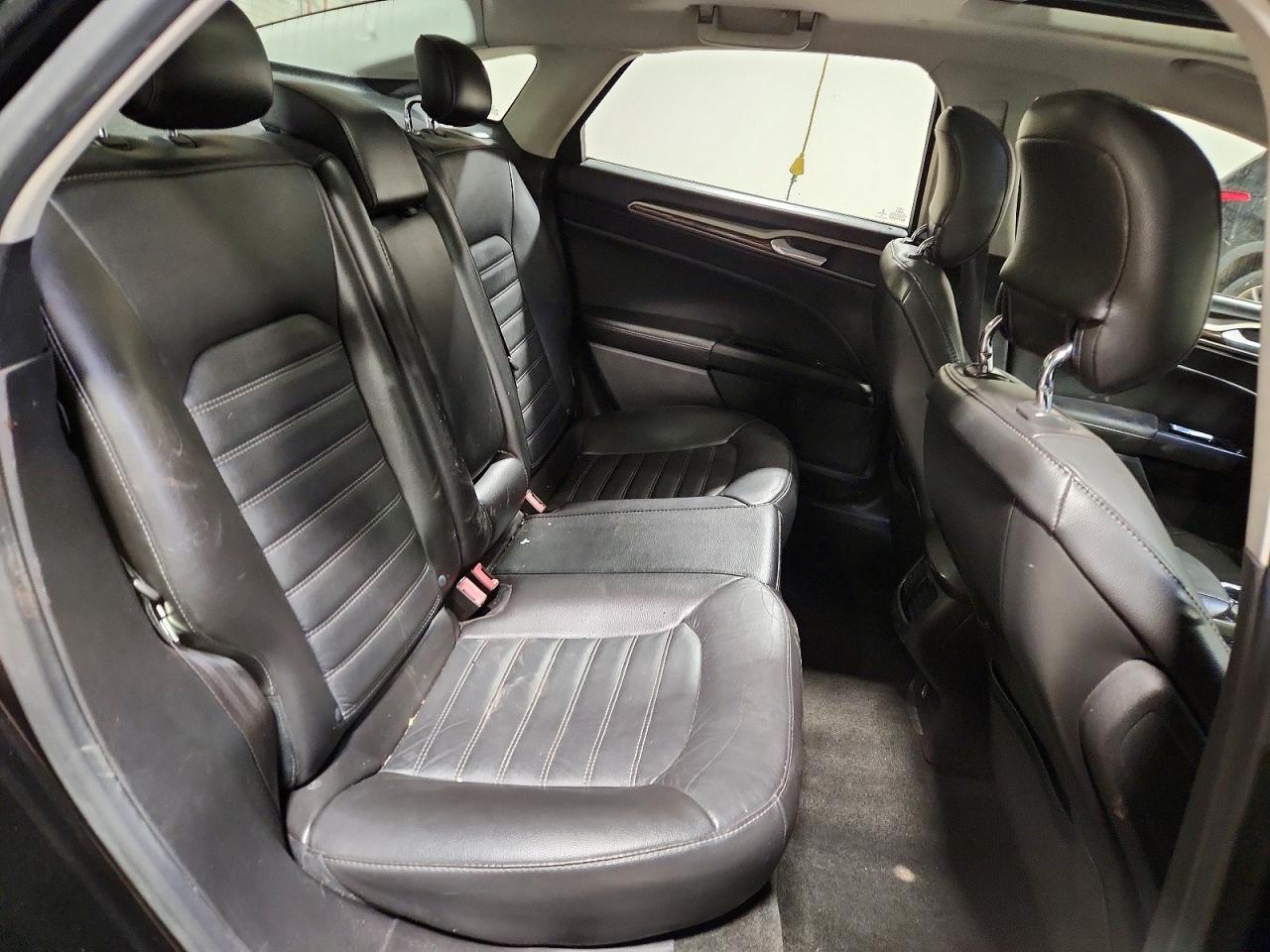 2014 FORD FUSION SE photo 19