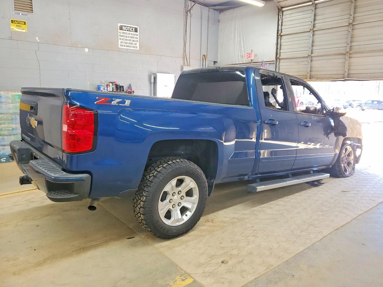 2018 CHEVROLET SILVERADO K1500 LT photo 3