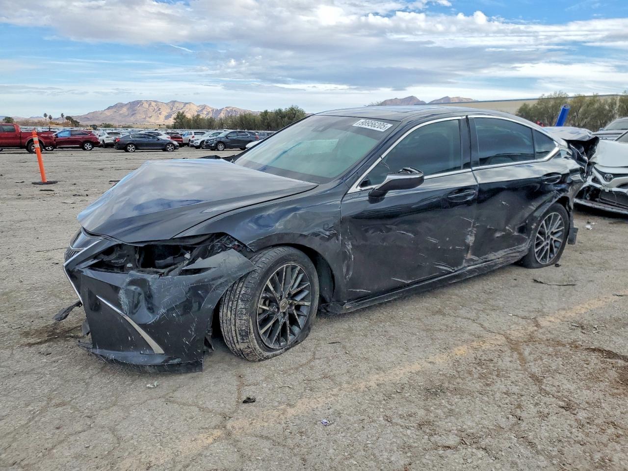 2019 LEXUS ES