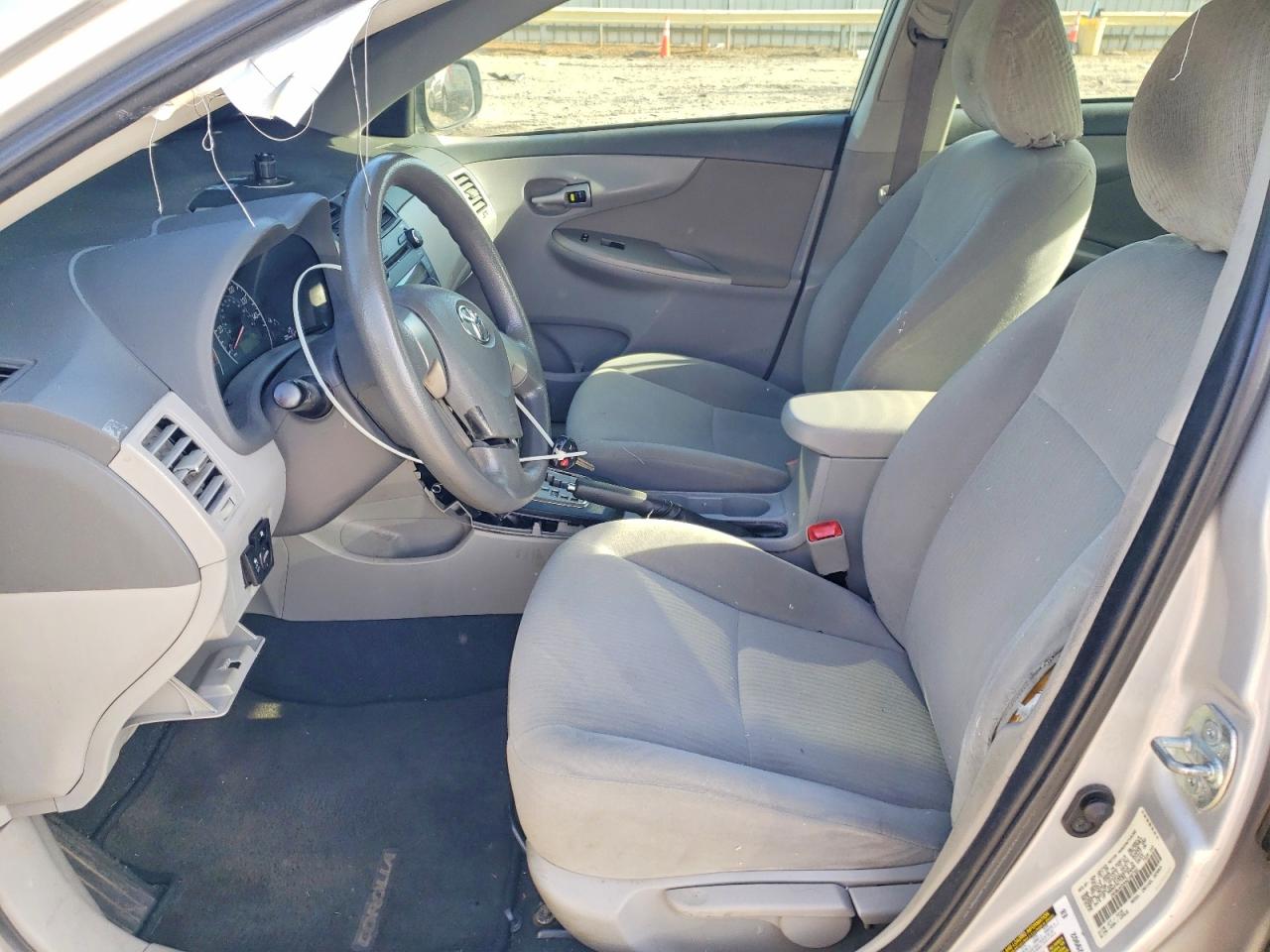 2010 TOYOTA COROLLA BASE photo 7
