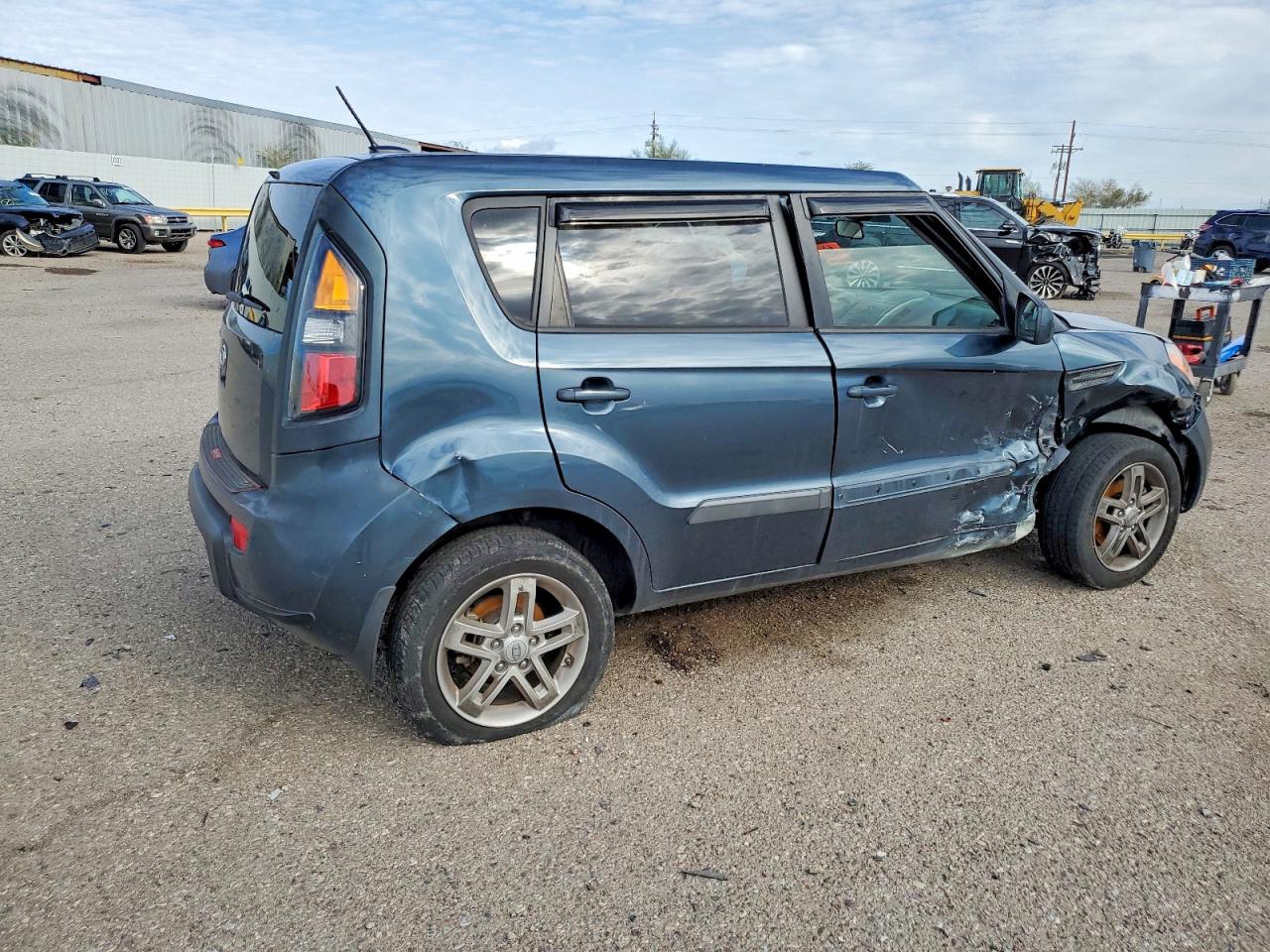 2011 KIA SOUL + photo 3