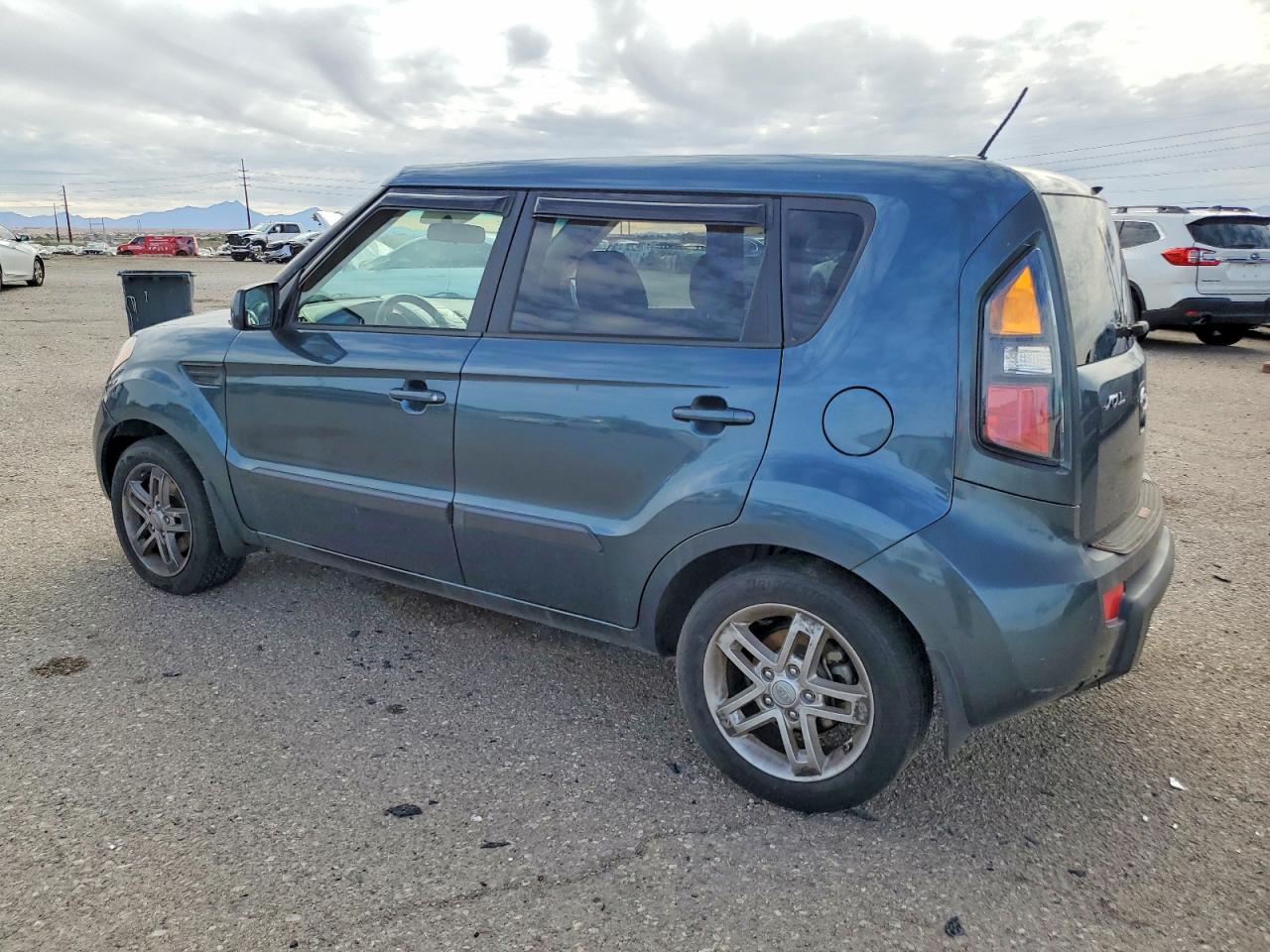 2011 KIA SOUL + photo 2